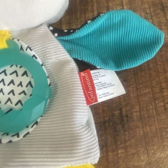 Infantino TEETHER Penguin Lovey Crinkle Ribbed Textured Cuddly Gray Plush Toy 9" - Picture 3 of 7